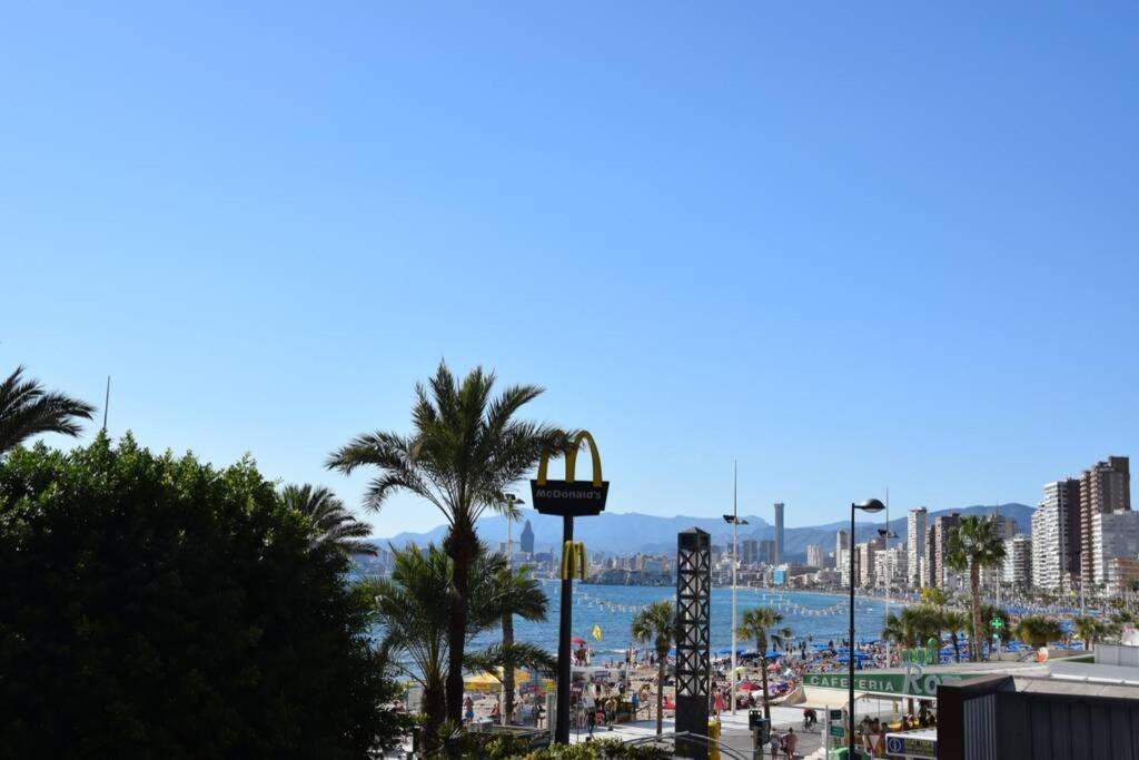 Apartamento En El Paseo Maritimo De Benidorm Esterno foto